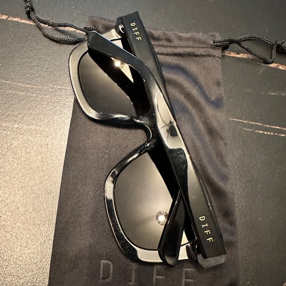 Diff Eyewear Carson Black Sunglasses - Picture 4 of 10